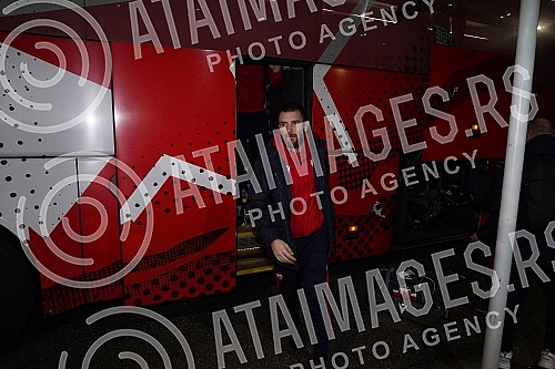 Delije, Red Star FC fans, organized a reception for the football players who achieved a historic success with a draw against Braga (1: 1) on Thursday night - a direct placement in the eighth finals of the Europa League, which is the biggest result of