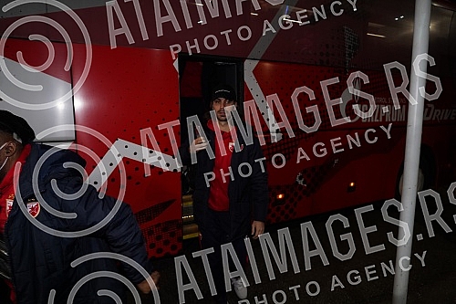 Delije, Red Star FC fans, organized a reception for the football players who achieved a historic success with a draw against Braga (1: 1) on Thursday night - a direct placement in the eighth finals of the Europa League, which is the biggest result of