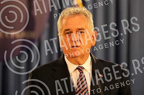 Turning Media Tomislav Nikolic - the President of the Republic of Serbia after talks with representatives of the parties who will have deputies in the new mandate. Obracanje medijima Tomislava Nikolica - predsednika Republike Srbije posle razgovora