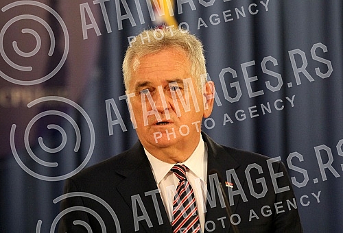 Turning Media Tomislav Nikolic - the President of the Republic of Serbia after talks with representatives of the parties who will have deputies in the new mandate. Obracanje medijima Tomislava Nikolica - predsednika Republike Srbije posle razgovora