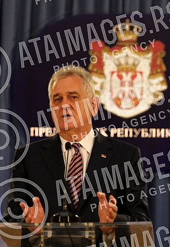 Turning Media Tomislav Nikolic - the President of the Republic of Serbia after talks with representatives of the parties who will have deputies in the new mandate. Obracanje medijima Tomislava Nikolica - predsednika Republike Srbije posle razgovora