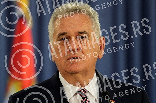 Turning Media Tomislav Nikolic - the President of the Republic of Serbia after talks with representatives of the parties who will have deputies in the new mandate. Obracanje medijima Tomislava Nikolica - predsednika Republike Srbije posle razgovora