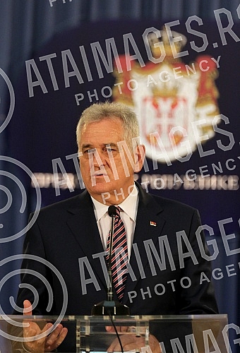 Turning Media Tomislav Nikolic - the President of the Republic of Serbia after talks with representatives of the parties who will have deputies in the new mandate. Obracanje medijima Tomislava Nikolica - predsednika Republike Srbije posle razgovora