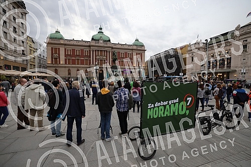 The Moramo Coalition organized a concert for clean air on the Republic Square. Koalcija Moramo je organzivala Koncert za cist vazduh na Trgu republike. 