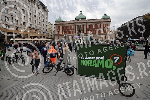 The Moramo Coalition organized a concert for clean air on the Republic Square. Koalcija Moramo je organzivala Koncert za cist vazduh na Trgu republike. 