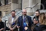The Ajmo ljudi coalition organized a press conference in front of the Administrative Court on the occasion of the violation of the law by the GIK, which did not decide on the complaints within the legal deadline.Koalicija Ajmo ljudi je organizovala