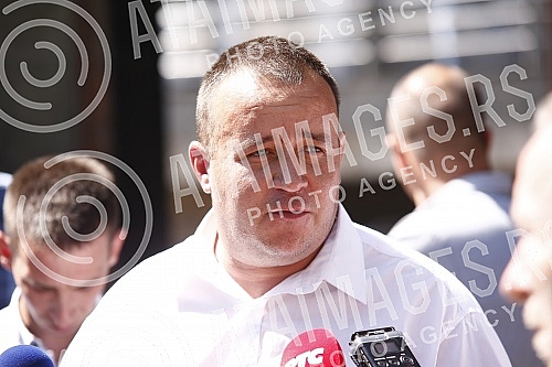 Statement to the media by the representative of the Initiative for the Survival of Farmers after the meeting with Minister Nedimovic.Izjava za medije, predstavnika Inicijative za opstanak poljoprivrednika posle sastanka sa ministrom Nedimovicem.