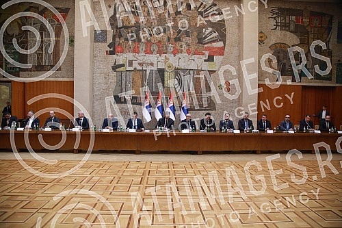 The President of the Republic of Serbia, Aleksandar Vucic, met with representatives of Serbs from Kosovo and Metohija in the Palace of Serbia.Predsednik Republike Srbije Aleksandar Vucic sastao se sa predstavnicima Srba sa Kosova i Metohije u Palat