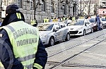 Protest of employees in auto-schools who are demanding the abolition of the provision on re-placement of licenses for instructors, lecturers and examiners.Protest zaposlenih u auto-skolama koji traze ukidanje odredbe o ponovnom polaganju licence za 