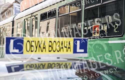 Protest of employees in auto-schools who are demanding the abolition of the provision on re-placement of licenses for instructors, lecturers and examiners.Protest zaposlenih u auto-skolama koji traze ukidanje odredbe o ponovnom polaganju licence za 