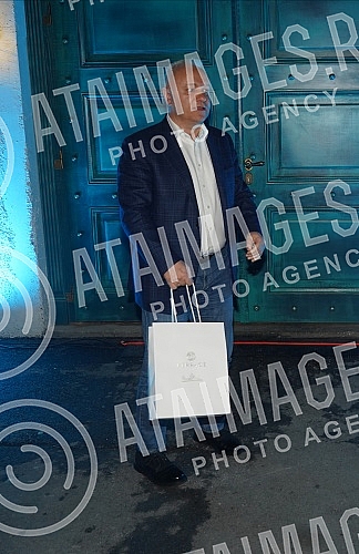 Zeljka Joksimovic's 50th birthday celebration was held at the Dorcoleta Club.Proslava 50. rodjendana Zeljka Joksimovic odrzana je u  klubu Dorcoleta.