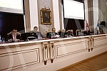 A session of the Senate of that university was held at the Rectorate of the University of Belgrade.U Rektoratu Univerziteta u Beogradu odrzana je sednica Senata tog univerziteta.