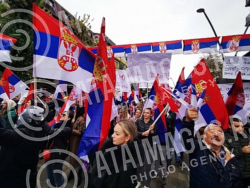 In the northern part of Kosovska Mitrovica, a large national gathering of Serbs from the north of Kosovo and Metekohija began at noon, after the withdrawal from all Kosovo institutions.U severnom delu Kosovske Mitrovice  u podne je poceo veliki nar