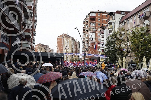 In the northern part of Kosovska Mitrovica, a large national gathering of Serbs from the north of Kosovo and Metekohija began at noon, after the withdrawal from all Kosovo institutions.U severnom delu Kosovske Mitrovice  u podne je poceo veliki nar