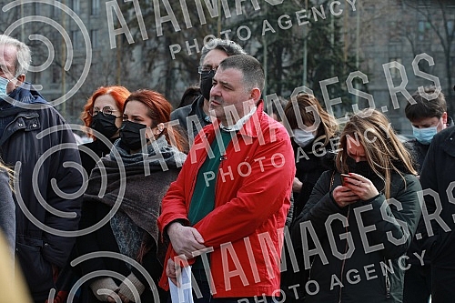 In front of the House of the National Assembly, the Independent Journalists' Association of Vojvodina, the Independent Association of Journalists of Serbia, the Media Association, the Online Media Association and the Business Association of the Assoc