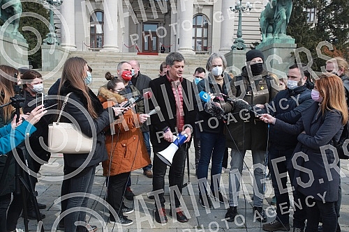 In front of the House of the National Assembly, the Independent Journalists' Association of Vojvodina, the Independent Association of Journalists of Serbia, the Media Association, the Online Media Association and the Business Association of the Assoc