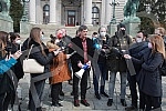 In front of the House of the National Assembly, the Independent Journalists' Association of Vojvodina, the Independent Association of Journalists of Serbia, the Media Association, the Online Media Association and the Business Association of the Assoc