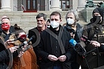 In front of the House of the National Assembly, the Independent Journalists' Association of Vojvodina, the Independent Association of Journalists of Serbia, the Media Association, the Online Media Association and the Business Association of the Assoc