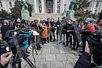 In front of the House of the National Assembly, the Independent Journalists' Association of Vojvodina, the Independent Association of Journalists of Serbia, the Media Association, the Online Media Association and the Business Association of the Assoc