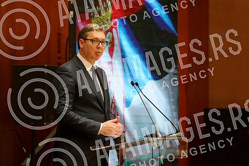 The President of the Republic of Serbia, Aleksandar Vucic, attended the ceremony of awarding employment contracts to the most successful graduates of all medical faculties and secondary medical schools in Serbia. Predsednik Republike Srbije Aleksan