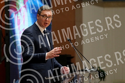 The President of the Republic of Serbia, Aleksandar Vucic, attended the ceremony of awarding employment contracts to the most successful graduates of all medical faculties and secondary medical schools in Serbia. Predsednik Republike Srbije Aleksan