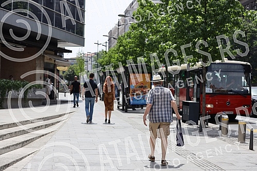 The heat wave in Serbia is not subsiding, but there are still people on the streets of downtown Belgrade.Toplotni talas u Srbiji ne popusta, ali ljudi i dalje ima na ulicama centar Beograda 