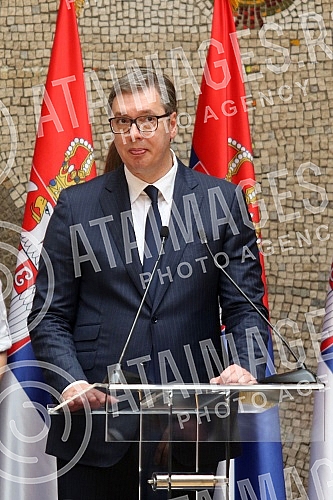The President of the Republic of Serbia, Aleksandar Vucic, attended the ceremony of awarding employment contracts to the most successful graduates of all medical faculties and secondary medical schools in Serbia. Predsednik Republike Srbije Aleksan