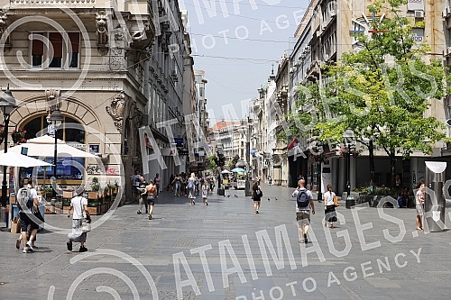 The heat wave in Serbia is not subsiding, but there are still people on the streets of downtown Belgrade.Toplotni talas u Srbiji ne popusta, ali ljudi i dalje ima na ulicama centar Beograda 