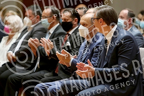 The President of the Republic of Serbia, Aleksandar Vucic, attended the ceremony of awarding employment contracts to the most successful graduates of all medical faculties and secondary medical schools in Serbia. Predsednik Republike Srbije Aleksan