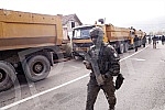 The vehicles with KFOR members arrived at the positions of the special police Rosso, which should soon leave the administrative crossing Jarinje.Vozila sa pripadnicima Kfora stigla su na polozaje specijalne policije Rosu koje bi uskoro trebalo da n