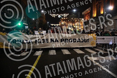 The Kreni-promeni initiative and citizens gathered in front of the Presidency building to continue the fight against Rio Tinto, and the Kreni-promeni announced that they were organizing a protest because there were no conditions for gathering a popul