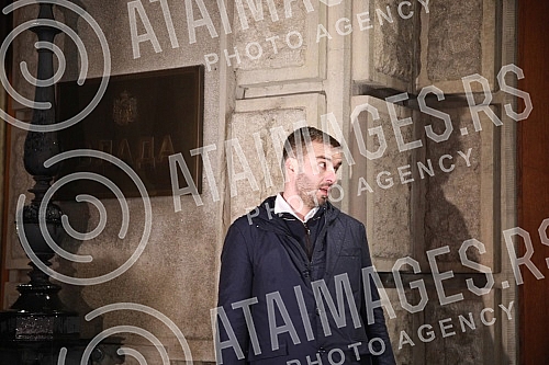 The Kreni-promeni initiative and citizens gathered in front of the Presidency building to continue the fight against Rio Tinto, and the Kreni-promeni announced that they were organizing a protest because there were no conditions for gathering a popul