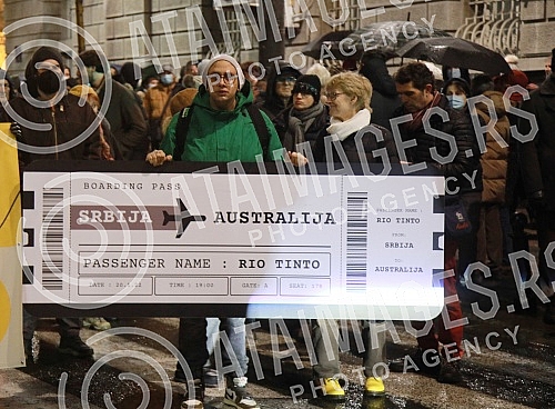 The Kreni-promeni initiative and citizens gathered in front of the Presidency building to continue the fight against Rio Tinto, and the Kreni-promeni announced that they were organizing a protest because there were no conditions for gathering a popul