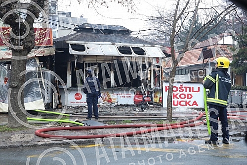 Fast food restaurant Barbecue near Bucko burned down in a fire.Restoran brze hrane Rostilj kod Bucka izgoreo je u pozaru.