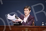 After the session of the Government of the Republic of Serbia, the Prime Minister of Serbia, Ana Brnabic, addressed the media.Po zavrsetku sednice Vlade Republike Srbije predsednica Vlade Srbije Ana Brnabic obratila se medijima.