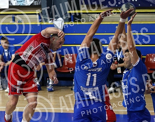 The match of the seventh round of the Arcus League play-offs between MRK Crvena zvezda Grundfos and RK Spartak was played in the Sumica hall.Utakmica sedmog kola plej-auta Arkus lige izmedju MRK Crvena zvezda Grundfos i RK Spartak odgrana je u sali