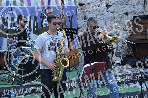 The Nisville Jazz Festival on April 30 traditionally marks World Jazz Day as part of the great world celebration of UNESCO and the Herbie Hancock Institute of Jazz, and on that occasion the low jazz band Thursday Reading Club performed at the low For