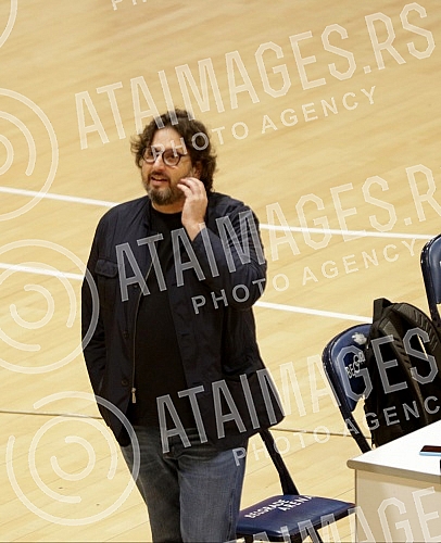 Andrea Trinchieri arrived in Serbia from Italy last night, and with the confirmation of the test at COVID-19, he received approval to be able to move around Serbia and hold trainings for Partizan basketball players, and the first training has already