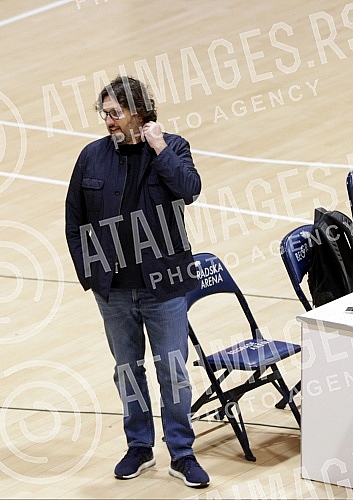 Andrea Trinchieri arrived in Serbia from Italy last night, and with the confirmation of the test at COVID-19, he received approval to be able to move around Serbia and hold trainings for Partizan basketball players, and the first training has already