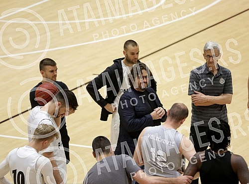 Andrea Trinchieri arrived in Serbia from Italy last night, and with the confirmation of the test at COVID-19, he received approval to be able to move around Serbia and hold trainings for Partizan basketball players, and the first training has already