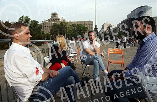 The leader of Dveri, Bosko Obradovic, is on the sixth day of the hunger strike in front of the National Assembly, and since three days ago, his party colleague, MP Ivan Kostic, has been on strike.Lider Dveri Bosko Obradovic sesti dan trajke gladju