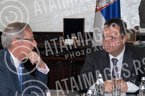 Ivica Dacic - ministar spoljnih poslova i Majkl Kirbi (Michael D. Kirby) - ambasador SAD (USA) u Republici Srbiji, u razgovoru.