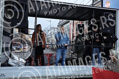  Protest for safe air no.4 started in Terazije, organized by a group of citizens of the Eco Guard, and after the address of the speakers, a walk to the Government of Serbia was announced.Na Terazijama je poceo protest Protest za bezopasan vazduh no