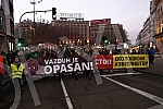  Protest for safe air no.4 started in Terazije, organized by a group of citizens of the Eco Guard, and after the address of the speakers, a walk to the Government of Serbia was announced.Na Terazijama je poceo protest Protest za bezopasan vazduh no