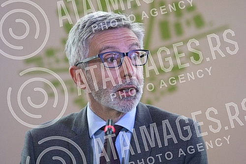 Press conference on the occasion of the first Serbian edition of the competition for sustainable cities of the Eco-Municipality, initiated by the French Embassy in Serbia.Konferencija za medije povodom pprvog srpskog izdanje konkursa za odrzive gra