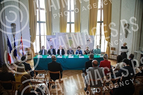 Press conference on the occasion of the first Serbian edition of the competition for sustainable cities of the Eco-Municipality, initiated by the French Embassy in Serbia.Konferencija za medije povodom pprvog srpskog izdanje konkursa za odrzive gra