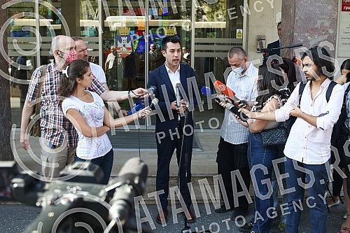 Dobrica Veselinovic addressed the media before the beginning of the session of the Belgrade City Council, on behalf of the councilors of the movement WE DON'T DROWN BELGRADE - WE MUST FOR A GOOD CITY.Dobrica Veselinovic se obratio medijima pred poc
