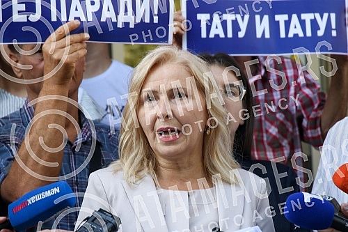 The parliamentary group Serbian Movement Dveri - Patriotic Block in the Assembly of Belgrade held a press conference in front of the Assembly of Belgrade. Odbornicka grupa Srpski pokret Dveri - Patriotski blok u Skupstini Beograda odrzala je konfer