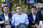 The parliamentary group of the Serbian coalition NADA (Novi DSS, POKS) held a press conference in front of the Belgrade Assembly. Odbornicka grupa Srpske koalicije NADA (Novi DSS, POKS) odrzala je konferenciju za medije ispred Skupstine Beograda.