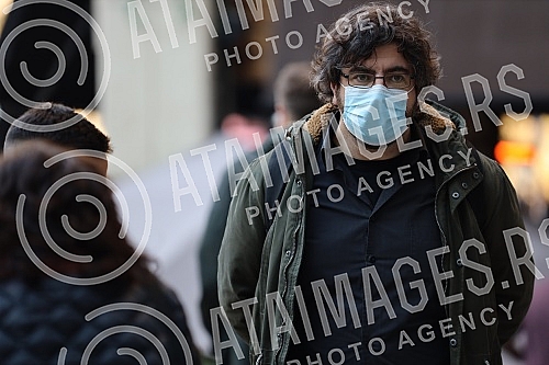 Awarding the prize to the winners of the competition THE BEST HOLE (Belgrade) of the city, which was organized by Nije Filozofski cutati, NIN, NewsNet, Marko Zvak and Ne davimo Beograd.Dodela nagrade pobednicima konkursa NAJ RUPA (Beo)grada koji su